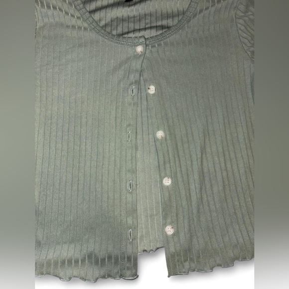 Mint Green Long Sleeve Button-Up Top - Picture 4 of 8